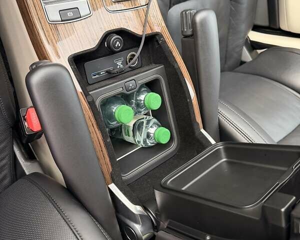 Сірий Ленд Ровер Рендж Ровер, об'ємом двигуна 4.37 л та пробігом 127 тис. км за 73000 $, фото 13 на Automoto.ua