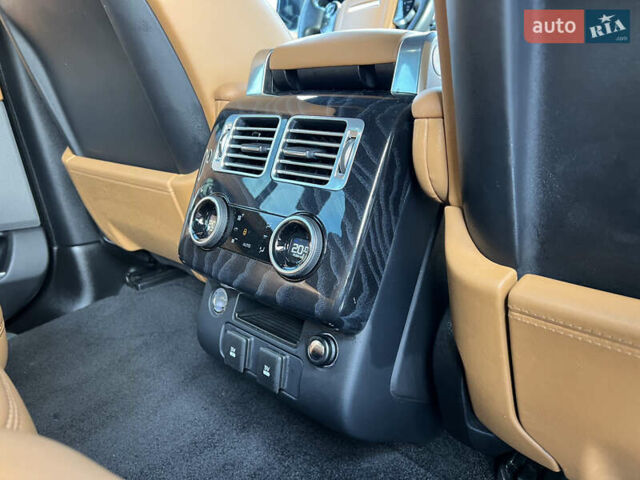 Серый Ленд Ровер Рендж Ровер, объемом двигателя 4.37 л и пробегом 94 тыс. км за 103000 $, фото 32 на Automoto.ua