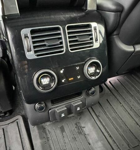 Серый Ленд Ровер Рендж Ровер, объемом двигателя 2.99 л и пробегом 112 тыс. км за 65000 $, фото 17 на Automoto.ua