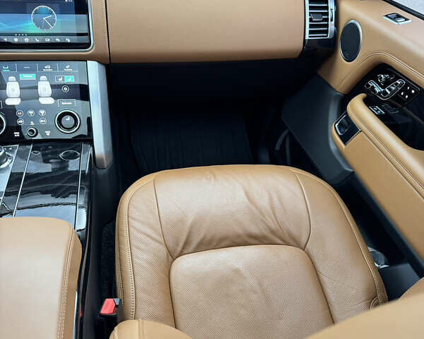 Серый Ленд Ровер Рендж Ровер, объемом двигателя 4.37 л и пробегом 90 тыс. км за 84500 $, фото 44 на Automoto.ua