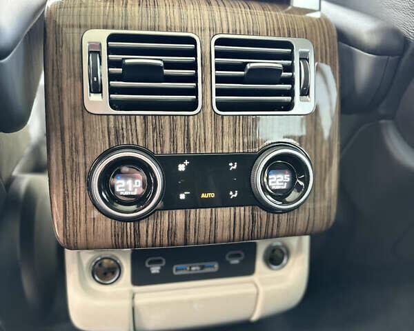 Сірий Ленд Ровер Рендж Ровер, об'ємом двигуна 4.37 л та пробігом 125 тис. км за 77000 $, фото 27 на Automoto.ua