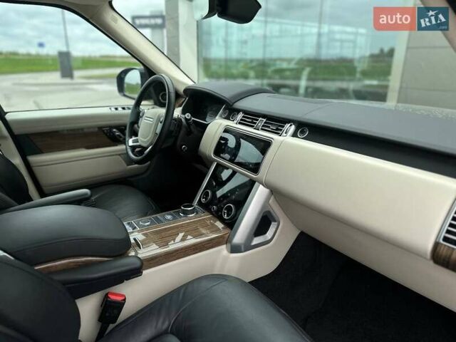 Ленд Ровер Рендж Ровер 2020 в Львове на Automoto.ua Серый Ленд Ровер Рендж Ровер, объемом двигателя 4.37 л и пробегом 124 тыс. км за 75000 $, фото 12 на Automoto.ua