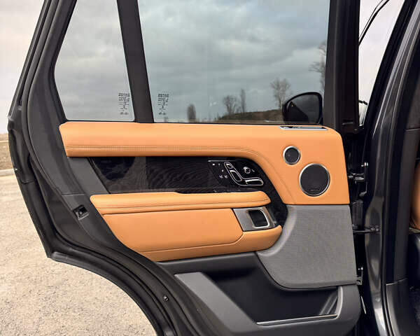 Серый Ленд Ровер Рендж Ровер, объемом двигателя 4.37 л и пробегом 90 тыс. км за 84500 $, фото 25 на Automoto.ua