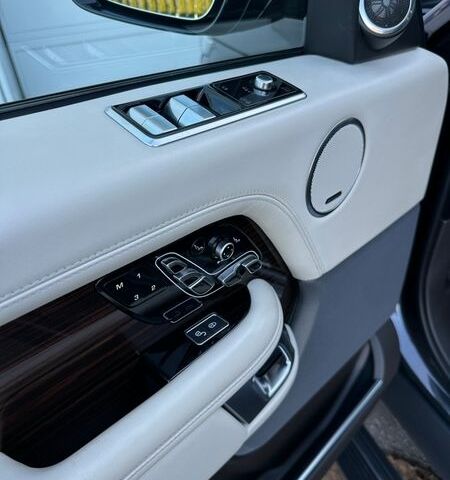 Сірий Ленд Ровер Рендж Ровер, об'ємом двигуна 4.37 л та пробігом 119 тис. км за 90000 $, фото 12 на Automoto.ua