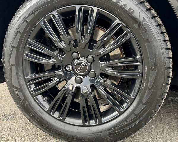 Серый Ленд Ровер Рендж Ровер, объемом двигателя 4.37 л и пробегом 90 тыс. км за 84500 $, фото 50 на Automoto.ua