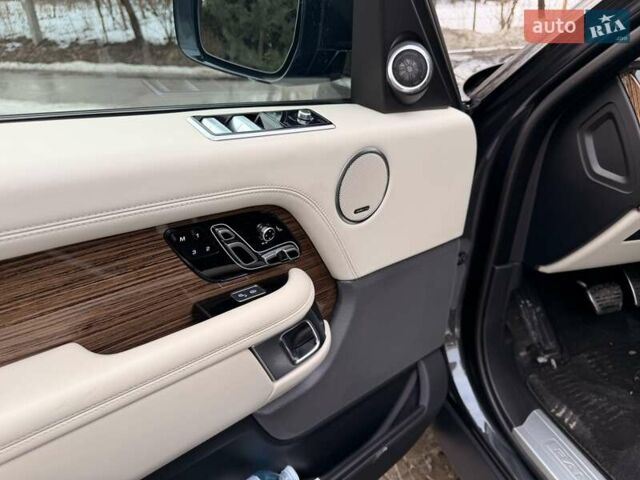 Сірий Ленд Ровер Рендж Ровер, об'ємом двигуна 4.37 л та пробігом 127 тис. км за 73000 $, фото 5 на Automoto.ua