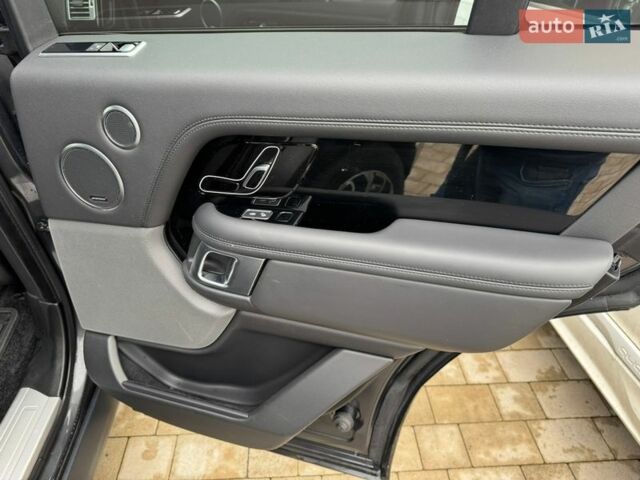 Серый Ленд Ровер Рендж Ровер, объемом двигателя 2.99 л и пробегом 112 тыс. км за 65000 $, фото 18 на Automoto.ua