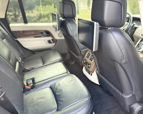 Сірий Ленд Ровер Рендж Ровер, об'ємом двигуна 4.37 л та пробігом 125 тис. км за 77000 $, фото 31 на Automoto.ua