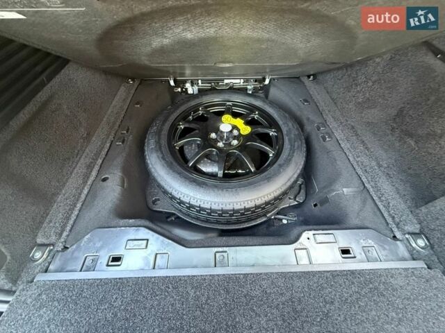 Серый Ленд Ровер Рендж Ровер, объемом двигателя 3 л и пробегом 122 тыс. км за 91000 $, фото 33 на Automoto.ua