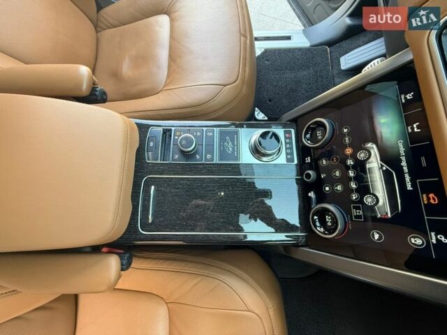 Серый Ленд Ровер Рендж Ровер, объемом двигателя 3 л и пробегом 122 тыс. км за 91000 $, фото 24 на Automoto.ua