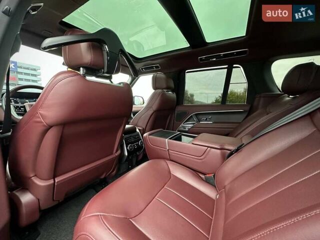 Ленд Ровер Рендж Ровер 2023 в Киеве на Automoto.ua Серый Ленд Ровер Рендж Ровер, объемом двигателя 3 л и пробегом 40 тыс. км за 179900 $, фото 61 на Automoto.ua