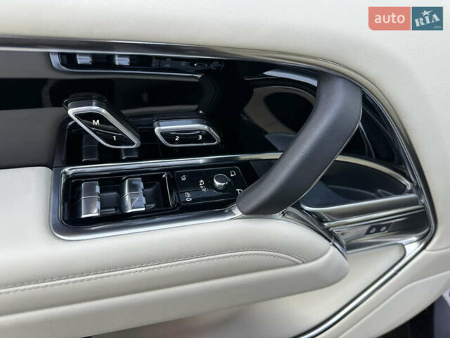 Сірий Ленд Ровер Рендж Ровер, об'ємом двигуна 4.39 л та пробігом 65 тис. км за 179999 $, фото 23 на Automoto.ua