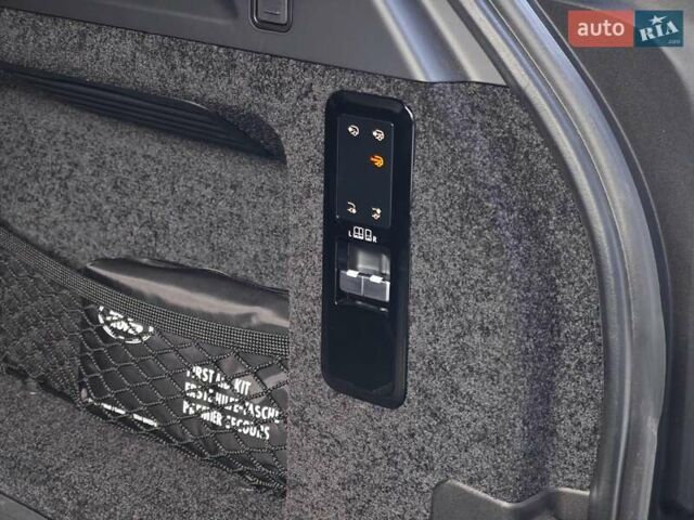 Сірий Ленд Ровер Рендж Ровер, об'ємом двигуна 3 л та пробігом 67 тис. км за 159000 $, фото 57 на Automoto.ua