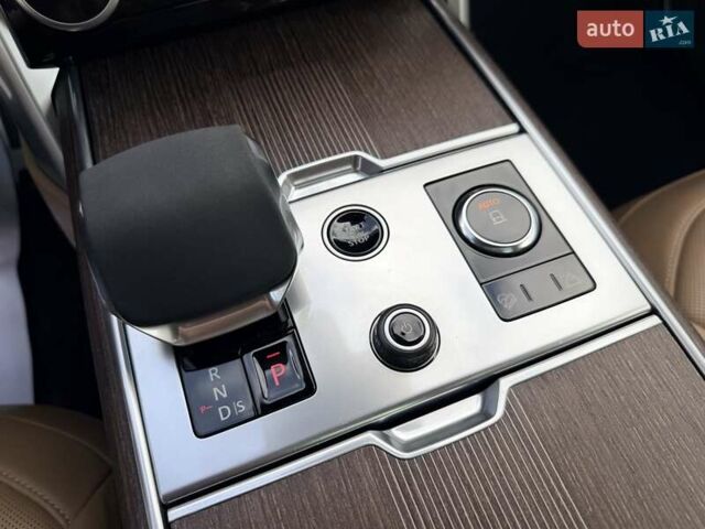 Серый Ленд Ровер Рендж Ровер, объемом двигателя 3 л и пробегом 63 тыс. км за 162500 $, фото 41 на Automoto.ua