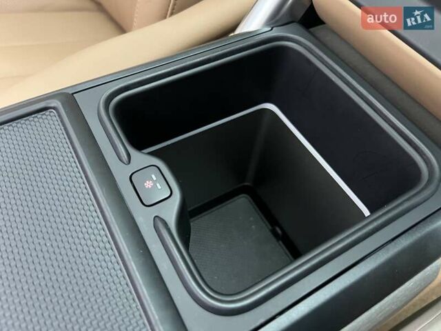 Серый Ленд Ровер Рендж Ровер, объемом двигателя 4.39 л и пробегом 32 тыс. км за 289000 $, фото 42 на Automoto.ua