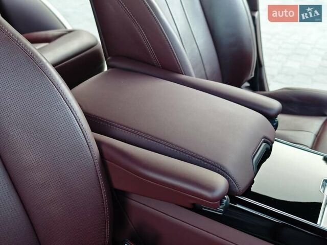 Сірий Ленд Ровер Рендж Ровер, об'ємом двигуна 3 л та пробігом 67 тис. км за 159000 $, фото 76 на Automoto.ua