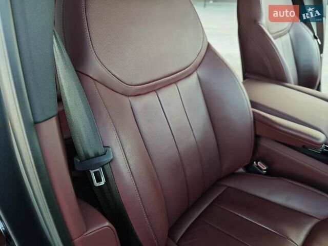 Сірий Ленд Ровер Рендж Ровер, об'ємом двигуна 3 л та пробігом 67 тис. км за 159000 $, фото 74 на Automoto.ua