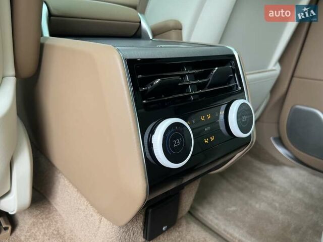 Серый Ленд Ровер Рендж Ровер, объемом двигателя 4.39 л и пробегом 32 тыс. км за 289000 $, фото 26 на Automoto.ua