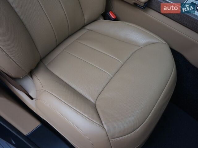 Серый Ленд Ровер Рендж Ровер, объемом двигателя 4.39 л и пробегом 27 тыс. км за 179900 $, фото 37 на Automoto.ua