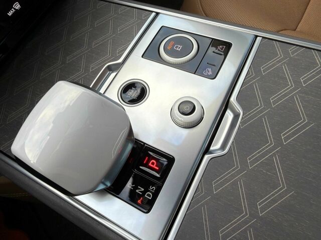 Сірий Ленд Ровер Рендж Ровер, об'ємом двигуна 4.4 л та пробігом 35 тис. км за 239999 $, фото 19 на Automoto.ua