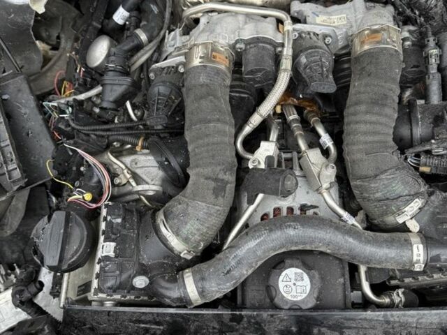 Серый Ленд Ровер Рендж Ровер, объемом двигателя 4.4 л и пробегом 10 тыс. км за 45000 $, фото 2 на Automoto.ua