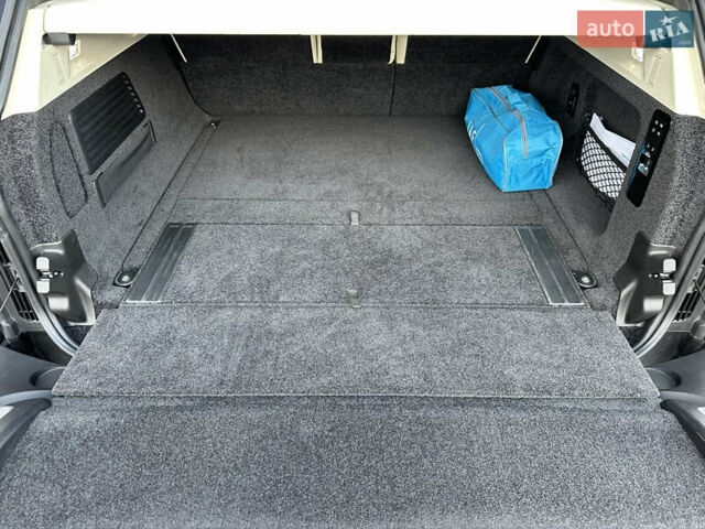 Сірий Ленд Ровер Рендж Ровер, об'ємом двигуна 4.39 л та пробігом 65 тис. км за 179999 $, фото 25 на Automoto.ua