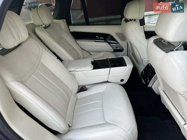 Сірий Ленд Ровер Рендж Ровер, об'ємом двигуна 4.39 л та пробігом 65 тис. км за 179999 $, фото 16 на Automoto.ua