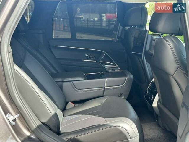 Серый Ленд Ровер Рендж Ровер, объемом двигателя 3 л и пробегом 54 тыс. км за 157743 $, фото 14 на Automoto.ua