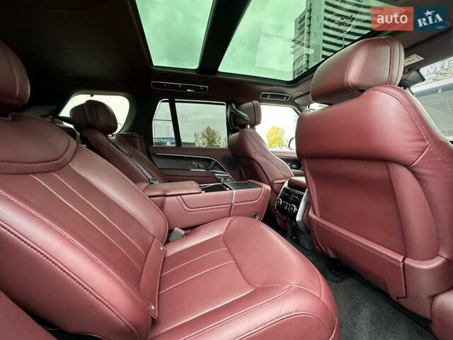 Ленд Ровер Рендж Ровер 2023 в Киеве на Automoto.ua Серый Ленд Ровер Рендж Ровер, объемом двигателя 3 л и пробегом 40 тыс. км за 179900 $, фото 78 на Automoto.ua