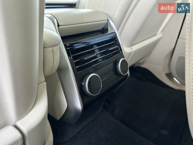 Сірий Ленд Ровер Рендж Ровер, об'ємом двигуна 4.39 л та пробігом 65 тис. км за 179999 $, фото 21 на Automoto.ua