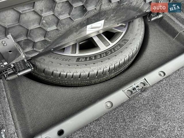 Серый Ленд Ровер Рендж Ровер, объемом двигателя 4.39 л и пробегом 18 тыс. км за 238000 $, фото 33 на Automoto.ua