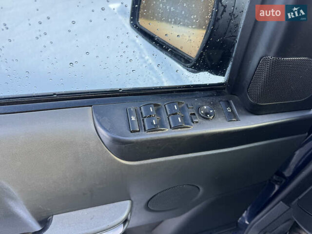 Синий Ленд Ровер Рендж Ровер, объемом двигателя 2.93 л и пробегом 364 тыс. км за 8500 $, фото 12 на Automoto.ua
