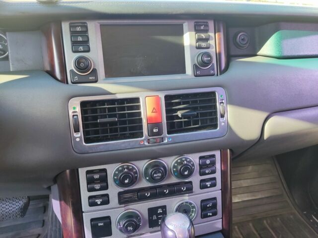 Ленд Ровер Рендж Ровер 2004 в Киеве на Automoto.ua Синий Ленд Ровер Рендж Ровер, объемом двигателя 4.4 л и пробегом 368 тыс. км за 7900 $, фото 7 на Automoto.ua