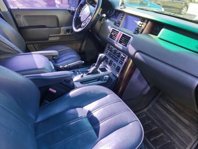 Ленд Ровер Рендж Ровер 2004 в Киеве на Automoto.ua Синий Ленд Ровер Рендж Ровер, объемом двигателя 4.4 л и пробегом 368 тыс. км за 7900 $, фото 11 на Automoto.ua