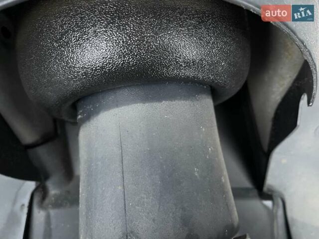 Синій Ленд Ровер Рендж Ровер, об'ємом двигуна 4.4 л та пробігом 250 тис. км за 9450 $, фото 20 на Automoto.ua