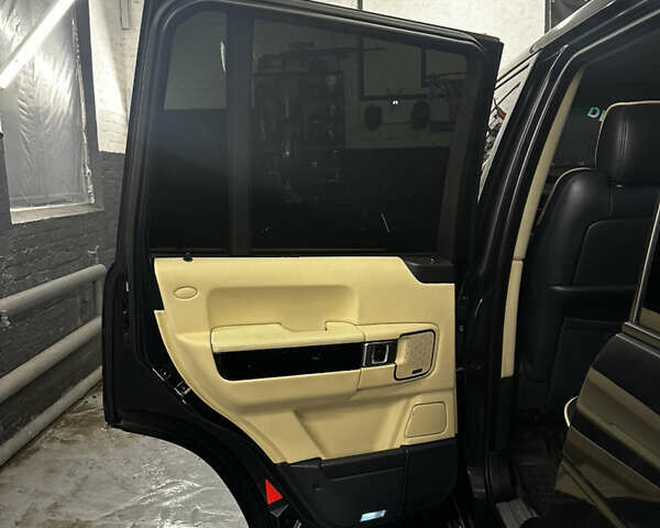 Синий Ленд Ровер Рендж Ровер, объемом двигателя 4.2 л и пробегом 263 тыс. км за 12400 $, фото 9 на Automoto.ua