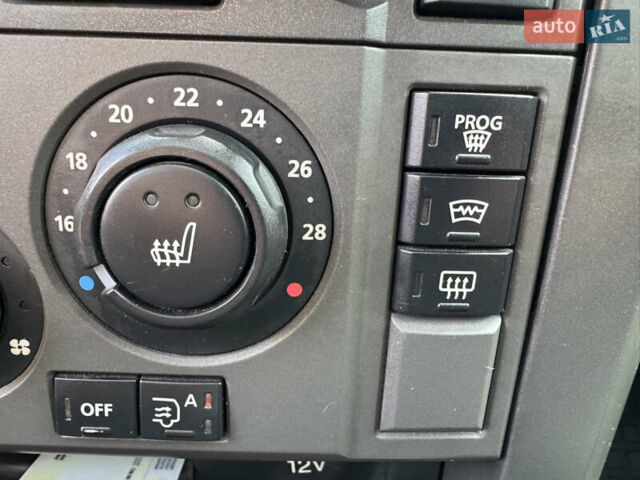 Синій Ленд Ровер Рендж Ровер, об'ємом двигуна 2.72 л та пробігом 253 тис. км за 10700 $, фото 62 на Automoto.ua