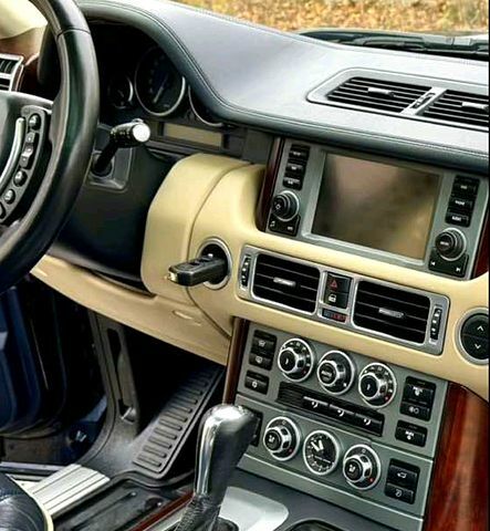 Синий Ленд Ровер Рендж Ровер, объемом двигателя 4.2 л и пробегом 242 тыс. км за 12000 $, фото 11 на Automoto.ua