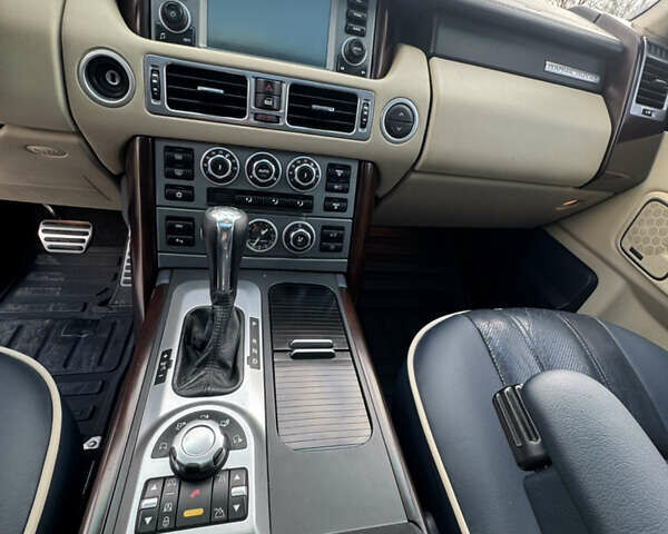 Синий Ленд Ровер Рендж Ровер, объемом двигателя 4.2 л и пробегом 300 тыс. км за 11000 $, фото 41 на Automoto.ua