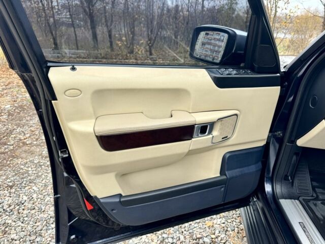 Синий Ленд Ровер Рендж Ровер, объемом двигателя 4.2 л и пробегом 309 тыс. км за 11990 $, фото 13 на Automoto.ua