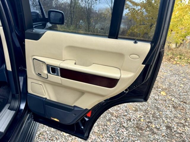 Синий Ленд Ровер Рендж Ровер, объемом двигателя 4.2 л и пробегом 309 тыс. км за 11990 $, фото 20 на Automoto.ua