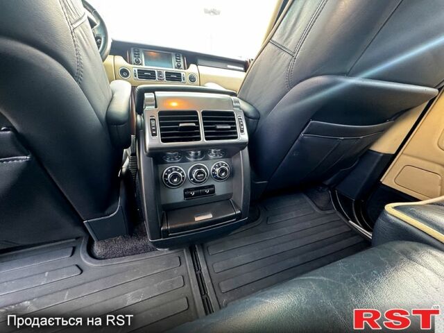 Синий Ленд Ровер Рендж Ровер, объемом двигателя 4.2 л и пробегом 300 тыс. км за 11000 $, фото 9 на Automoto.ua