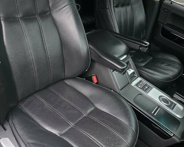 Синий Ленд Ровер Рендж Ровер, объемом двигателя 4.37 л и пробегом 394 тыс. км за 25000 $, фото 24 на Automoto.ua