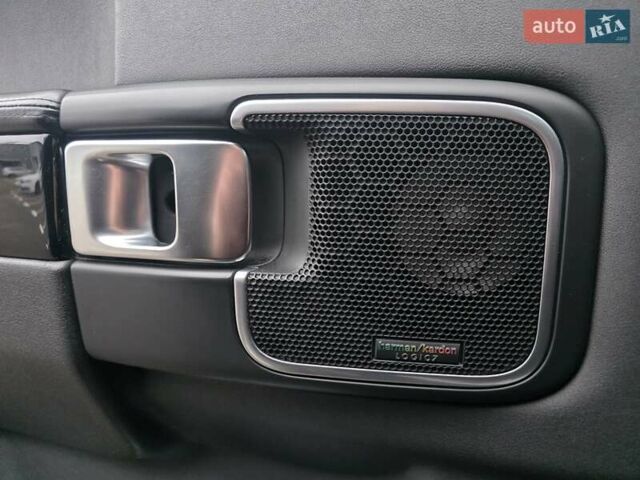 Синий Ленд Ровер Рендж Ровер, объемом двигателя 4.37 л и пробегом 394 тыс. км за 25000 $, фото 14 на Automoto.ua