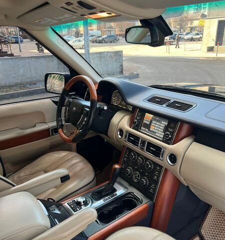 Синій Ленд Ровер Рендж Ровер, об'ємом двигуна 5 л та пробігом 194 тис. км за 13300 $, фото 17 на Automoto.ua