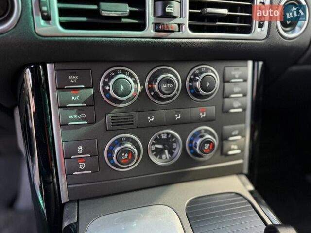 Синій Ленд Ровер Рендж Ровер, об'ємом двигуна 4.37 л та пробігом 394 тис. км за 19900 $, фото 13 на Automoto.ua