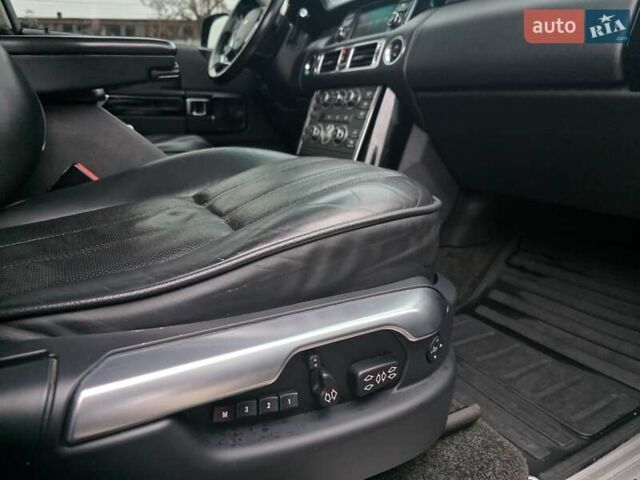 Синий Ленд Ровер Рендж Ровер, объемом двигателя 4.37 л и пробегом 394 тыс. км за 25000 $, фото 23 на Automoto.ua