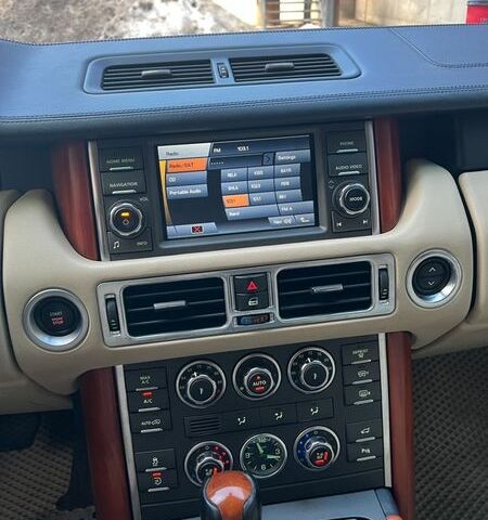 Синій Ленд Ровер Рендж Ровер, об'ємом двигуна 5 л та пробігом 194 тис. км за 13300 $, фото 23 на Automoto.ua