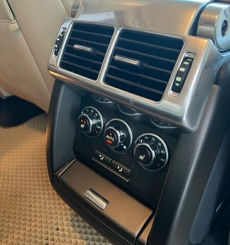 Синій Ленд Ровер Рендж Ровер, об'ємом двигуна 5 л та пробігом 194 тис. км за 13300 $, фото 12 на Automoto.ua