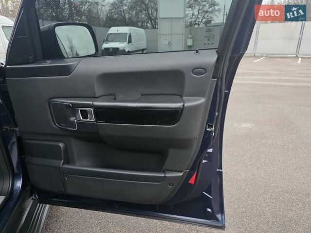 Синий Ленд Ровер Рендж Ровер, объемом двигателя 4.37 л и пробегом 394 тыс. км за 25000 $, фото 12 на Automoto.ua